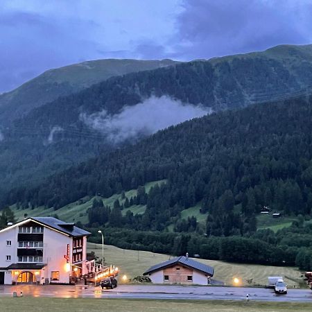 Hotel Restaurant Gommerhof Reckingen ภายนอก รูปภาพ