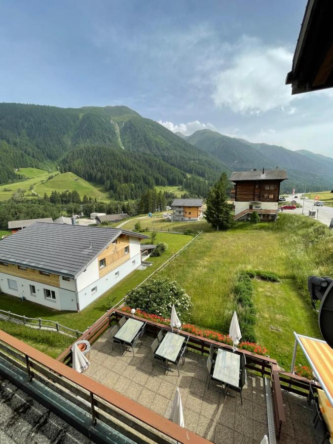 Hotel Restaurant Gommerhof Reckingen ภายนอก รูปภาพ